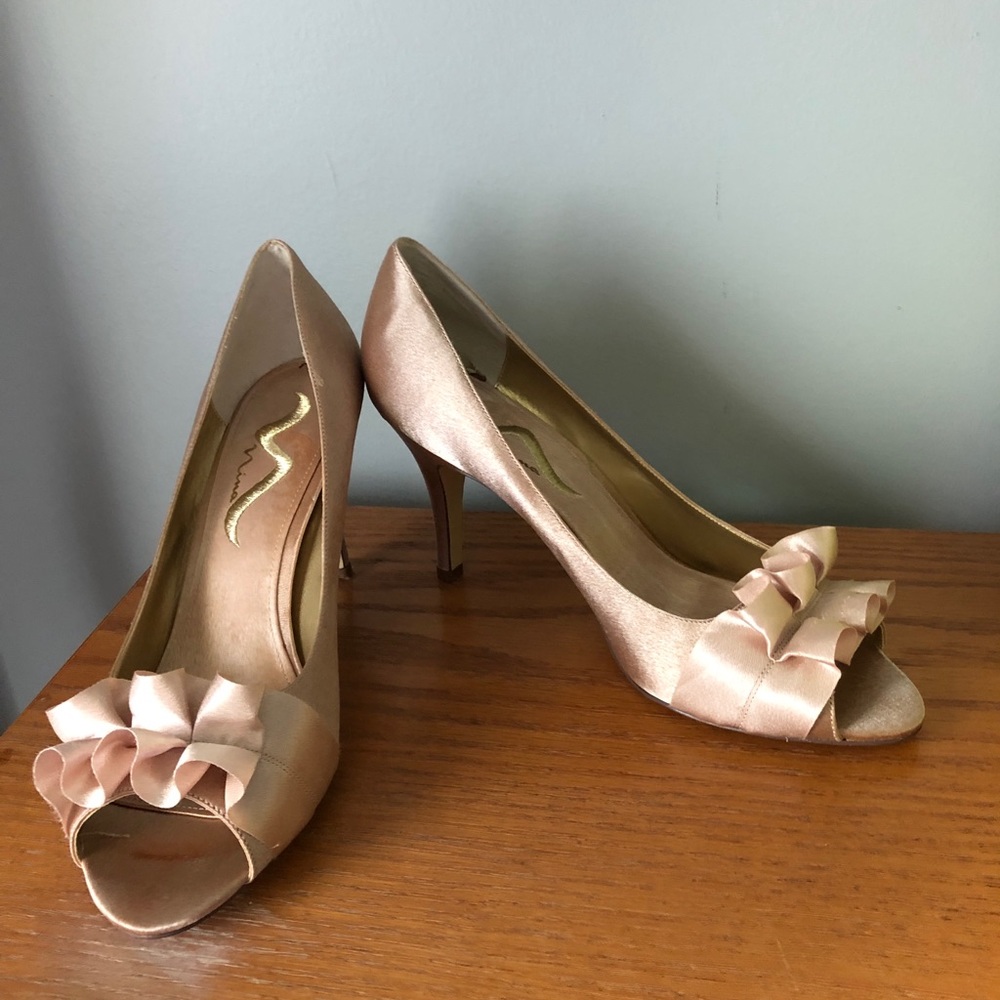 High heel shoes